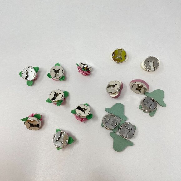 Floral Hearts Button Covers Pink Vintage 80s Faux Wood Country Charm Kitchy Cute - Picture 10 of 10